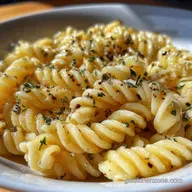 Pasta Side Dish with Garlic and Herbs: Silky in 20 Minutes