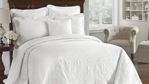What is a coverlet and a bedspread: The All-Encompassing Guide