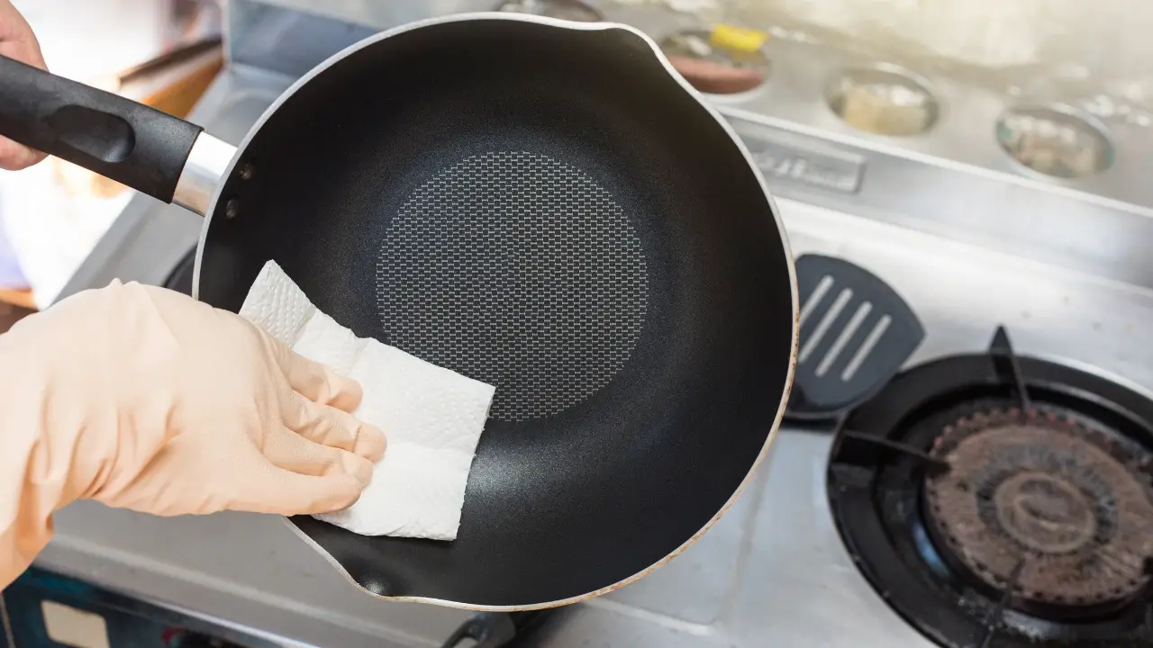 How Do You Clean a Copper Pan