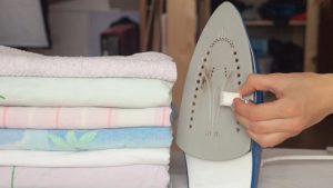 How Do You Clean a Clothes Iron : Easy Step-by-Step Guide