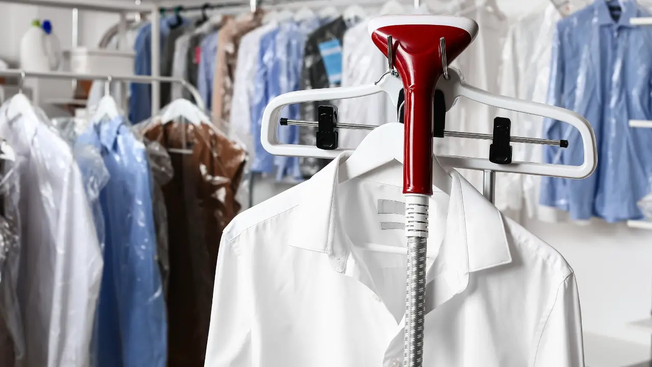 How Do You Use a Garment Steamer: Steaming Tips from Experts