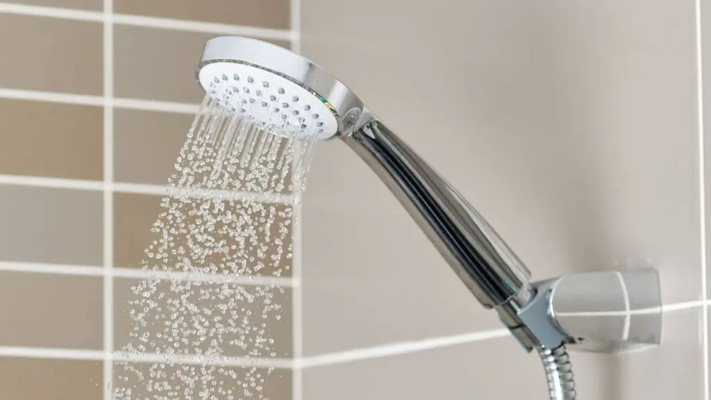 what is a low pressure shower head